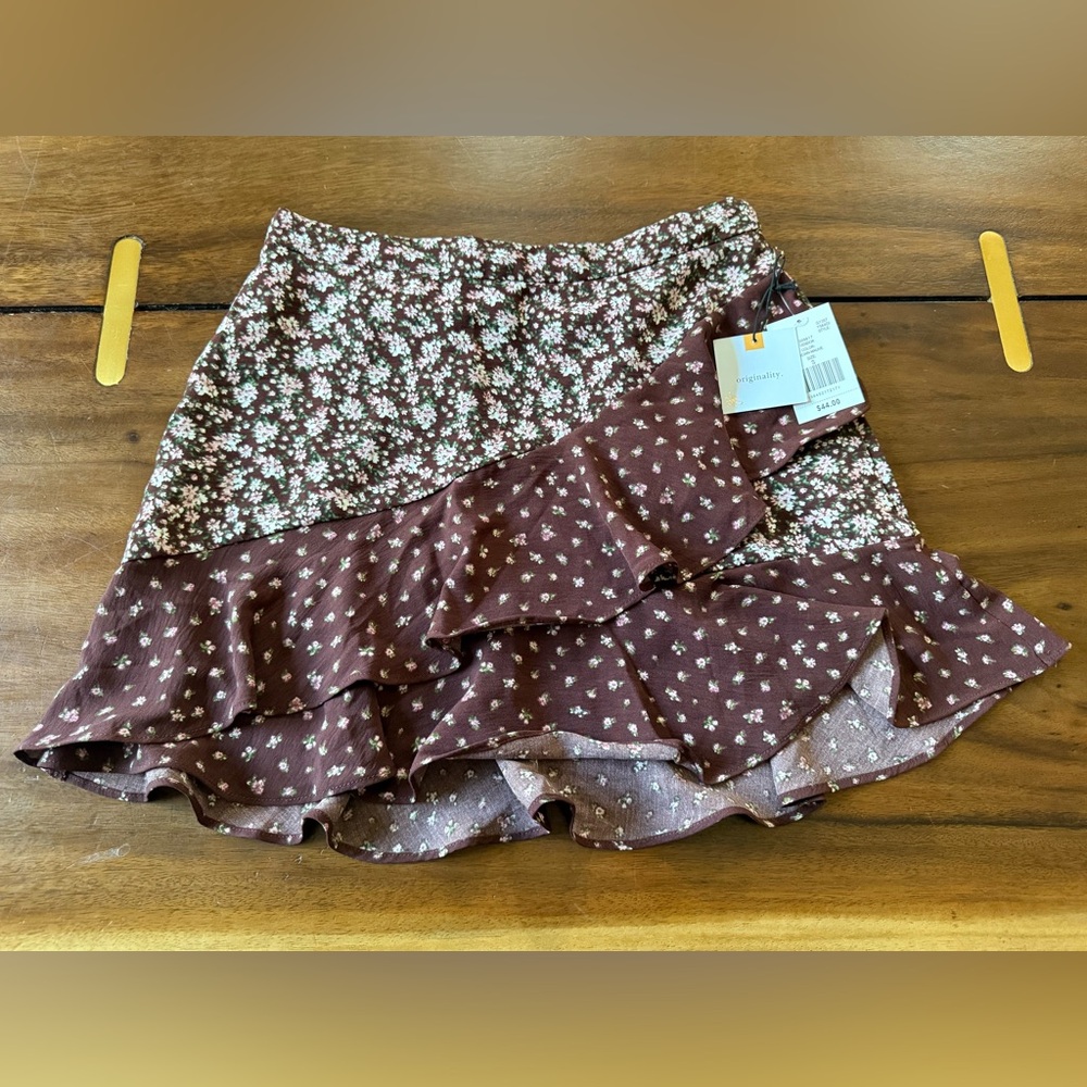 Chic Asymmetrical Floral Skirt in Brown